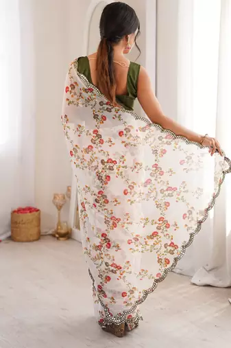 White floral print ethnic saree