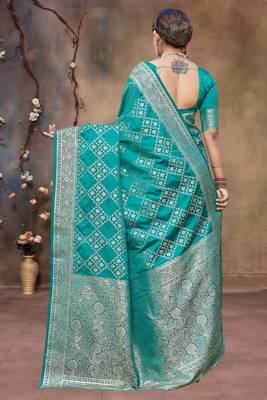 Rama green zari woven banarasi silk wedding wear saree with blouse 2
