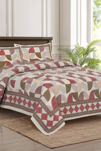 Bedsheet with Pillow Covers for Home & Bedroom Use