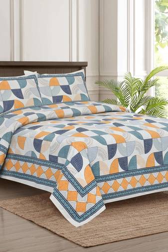 Bedsheet with Pillow Covers for Home & Bedroom Use