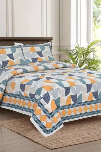 Bedsheet with Pillow Covers for Home & Bedroom Use