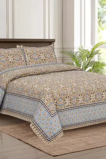 Bedsheet with Pillow Covers for Home & Bedroom Use