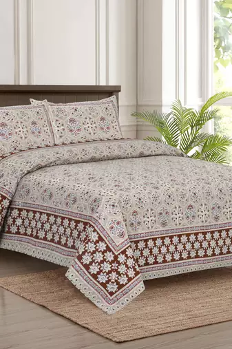 Bedsheet with Pillow Covers for Home & Bedroom Use