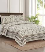 Bedsheet with Pillow Covers for Home & Bedroom Use