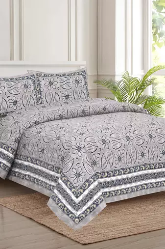 Bedsheet with Pillow Covers for Home & Bedroom Use