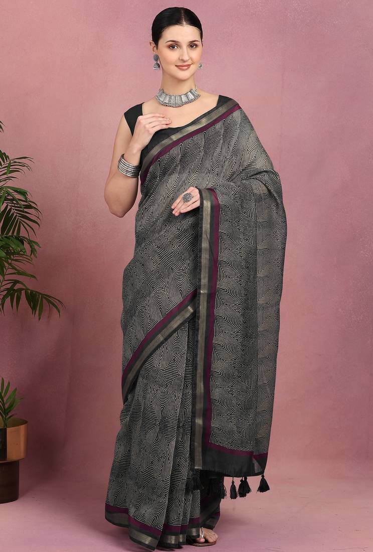 women's geometric print cotton blend saree -black