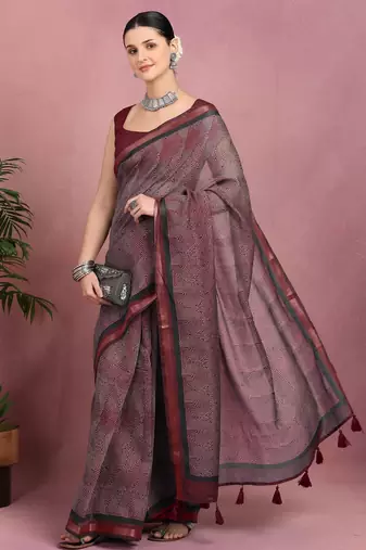 women's geometric print cotton blend saree -maroon