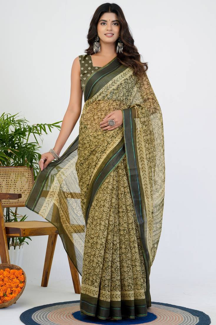 women's floral print cotton blend saree -green