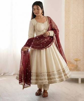 Off White Color Lace Work With Kali Cutting Work Cosmos Silk Gown Set 3