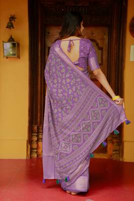 women's floral print cotton silk saree -lavender 4