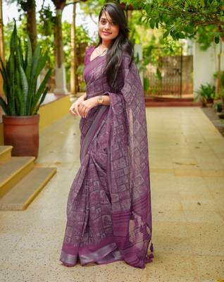 women's madhubani print cotton blend saree -magenta 3