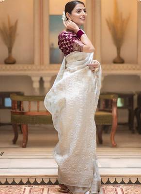 White zari woven silk saree elegant banarasi style wedding wear with blouse 4