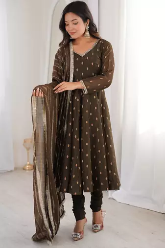 Mehendi Color Jacquard Butti And Lace Work Crunchy Silk Gown Set
