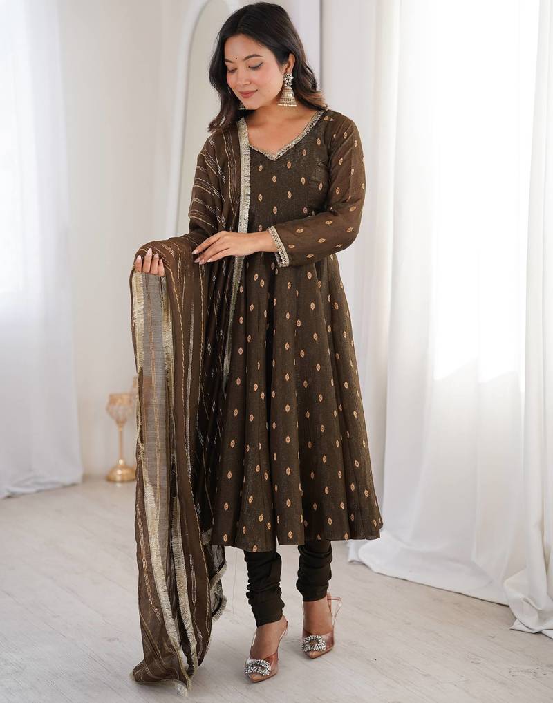 Mehendi Color Jacquard Butti And Lace Work Crunchy Silk Gown Set