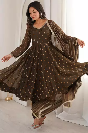 Mehendi Color Jacquard Butti And Lace Work Crunchy Silk Gown Set