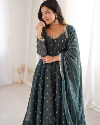 Teal Color Jacquard Butti And Lace Work Crunchy Silk Gown Set 2