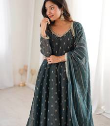 Teal Color Jacquard Butti And Lace Work Crunchy Silk Gown Set