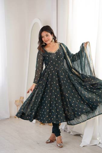 Teal Color Jacquard Butti And Lace Work Crunchy Silk Gown Set