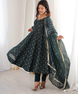 Teal Color Jacquard Butti And Lace Work Crunchy Silk Gown Set 3