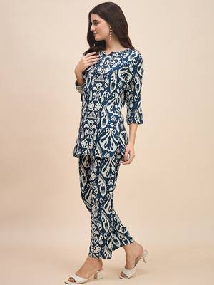 Printed top with trousers co ords 2