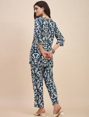Printed top with trousers co ords 3