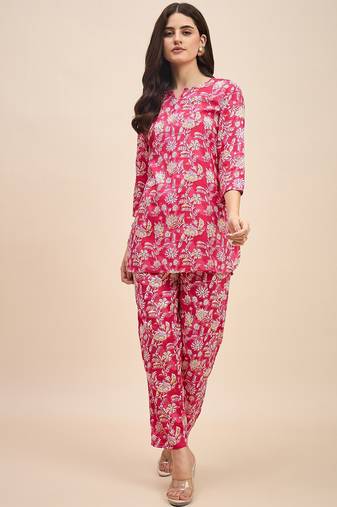 Printed  v neck top with trousers co ords set