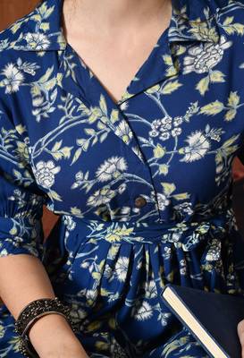 Blue floral printed shirt collar tunic with trousers 5