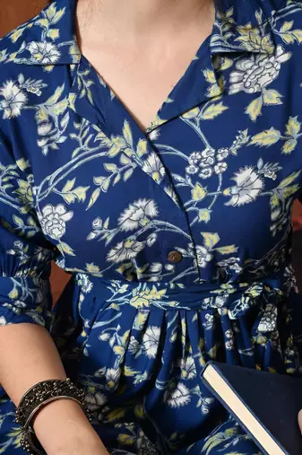 Blue floral printed shirt collar tunic with trousers