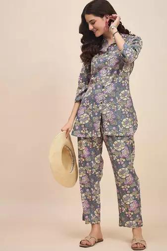 Grey & pink printed shirt collar co ords set