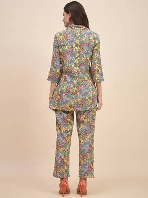 Floral printed shirt collar tunic with trousers 4