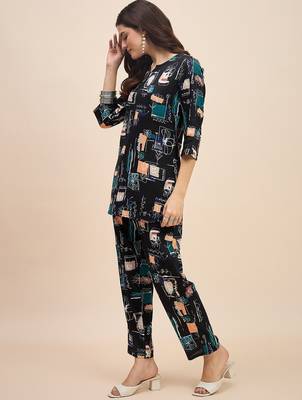 Printed v neck tunic with trousers 4