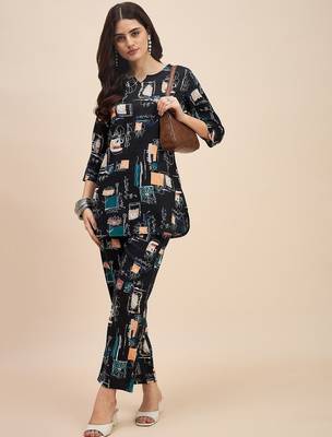 Printed v neck tunic with trousers 5