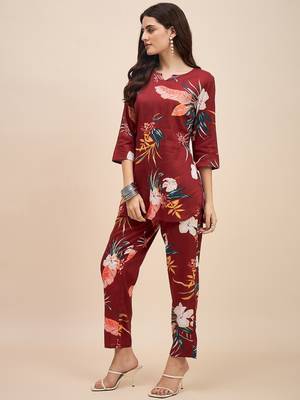Maroon floral printed notch neck tunic with trousers 5