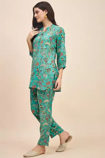 Printed round neck tunic & trousers co ords