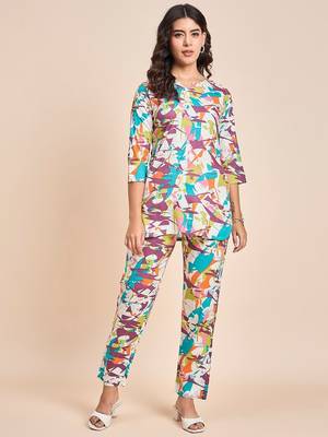 Abstract printed v neck tunic with trousers 4