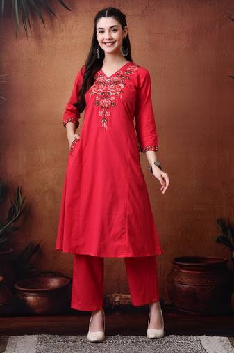 Ethnic embroidered tunic with trousers