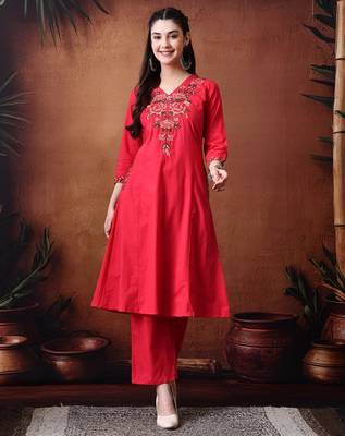 Ethnic embroidered tunic with trousers 4