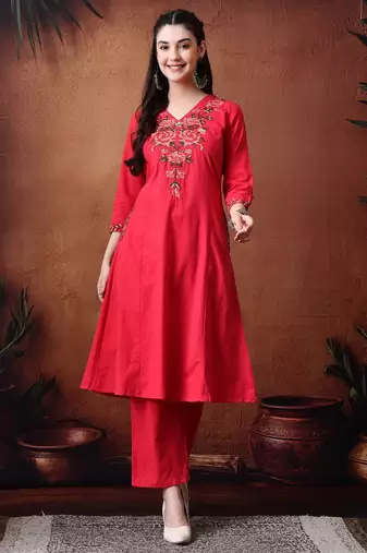 Ethnic embroidered tunic with trousers