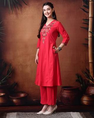 Ethnic embroidered tunic with trousers 5