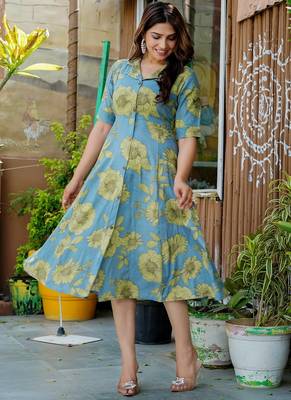 Floral printed fit and flare dress 3