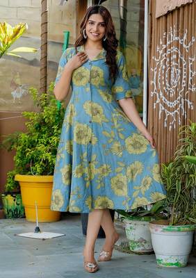 Floral printed fit and flare dress 5