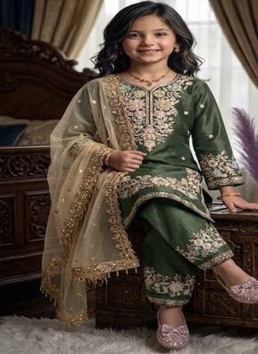 Trendy  kids wear heavy embroidery sequence work kurta set 2