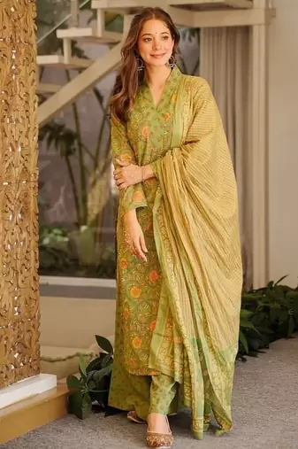  cambric cotton kurti set with dupatta & bottomheavy printed casual outfit