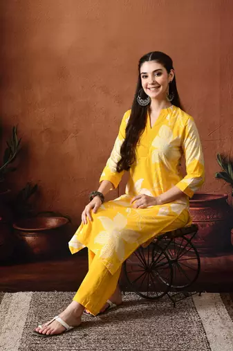 Floral printed mandarin collar pure cotton kurta with palazzos