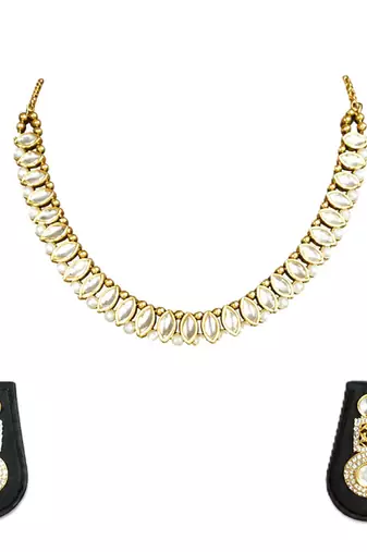 Beautiful hand crafted earrings with kundan necklace set