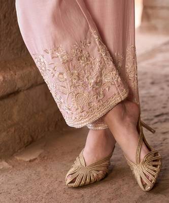 Pink embroidered silk chanderi kurta set 5