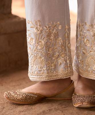 Daisy blue embroidered silk chanderi kurta set 4