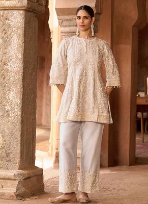 Daisy blue embroidered silk chanderi kurta set 5