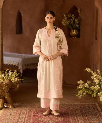 Pink embroidered silk chanderi kurta set 2
