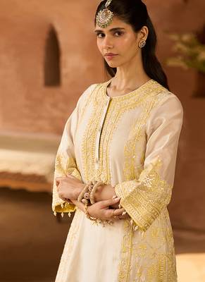 Lemon yellow embroidered silk chanderi kurta set 5